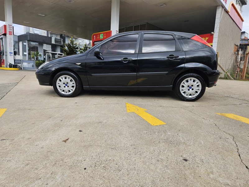 FOCUS 1.6 8V GASOLINA 4P MANUAL - 2005 - CAXIAS DO SUL