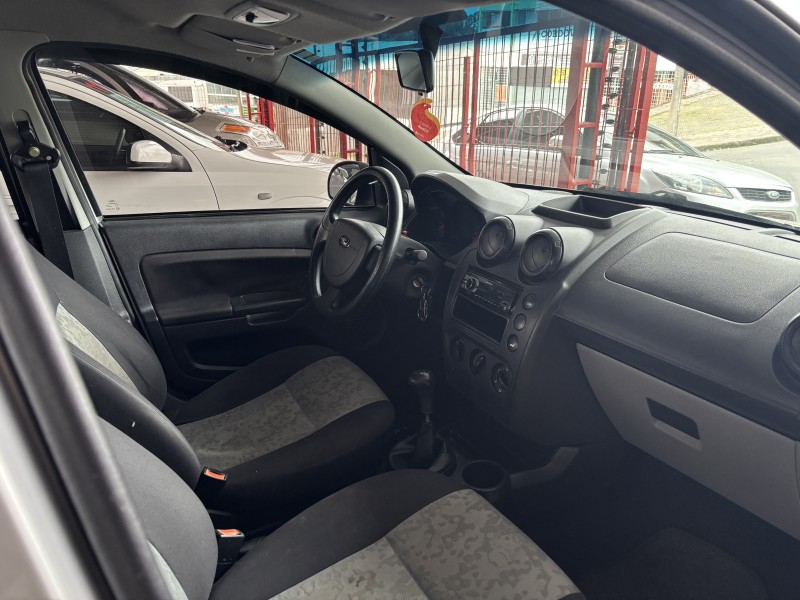 FIESTA 1.6 MPI FIRST SEDAN 8V FLEX 4P MANUAL - 2008 - CAXIAS DO SUL