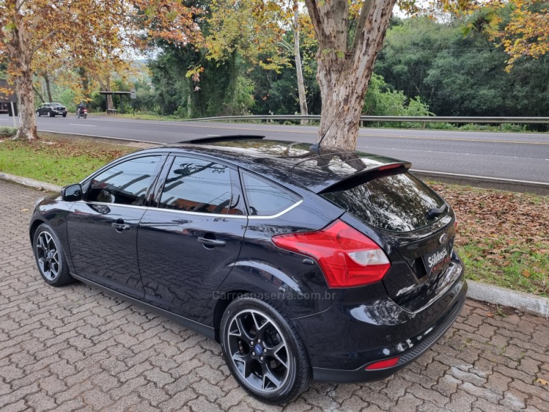 FOCUS 2.0 TITANIUM HATCH 16V FLEX 4P AUTOMÁTICO - 2015 - DOIS IRMãOS