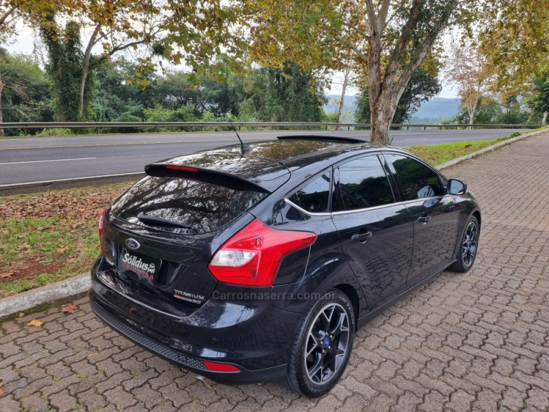 FOCUS 2.0 TITANIUM HATCH 16V FLEX 4P AUTOMÁTICO - 2015 - DOIS IRMãOS