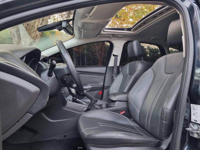 FOCUS 2.0 TITANIUM HATCH 16V FLEX 4P AUTOMÁTICO - 2015 - DOIS IRMãOS