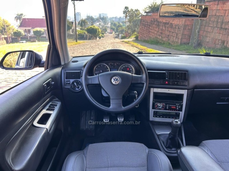 GOLF 1.6 MI SPORTLINE 8V FLEX 4P MANUAL - 2010 - VENâNCIO AIRES
