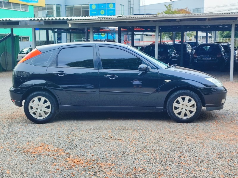 FOCUS 1.6 GLX 8V FLEX 4P MANUAL - 2009 - FARROUPILHA