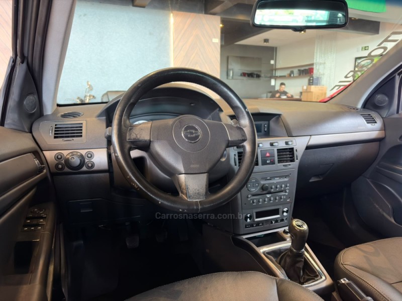 VECTRA 2.0 SFI GT-X HATCH 8V FLEX 4P MANUAL - 2009 - CAMPO BOM