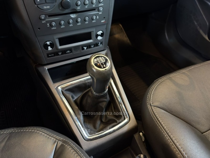 VECTRA 2.0 SFI GT-X HATCH 8V FLEX 4P MANUAL - 2009 - CAMPO BOM