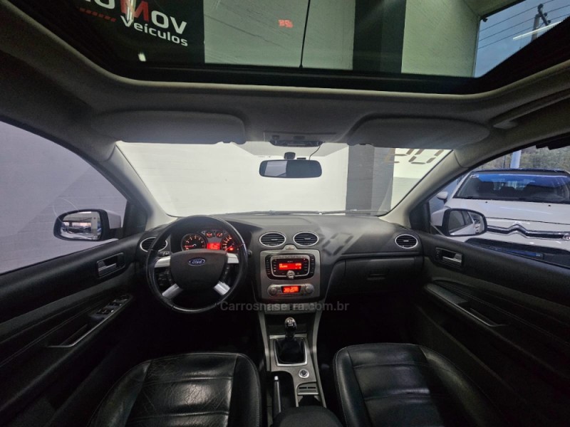 FOCUS 2.0 GHIA 16V FLEX 4P MANUAL - 2009 - CAXIAS DO SUL