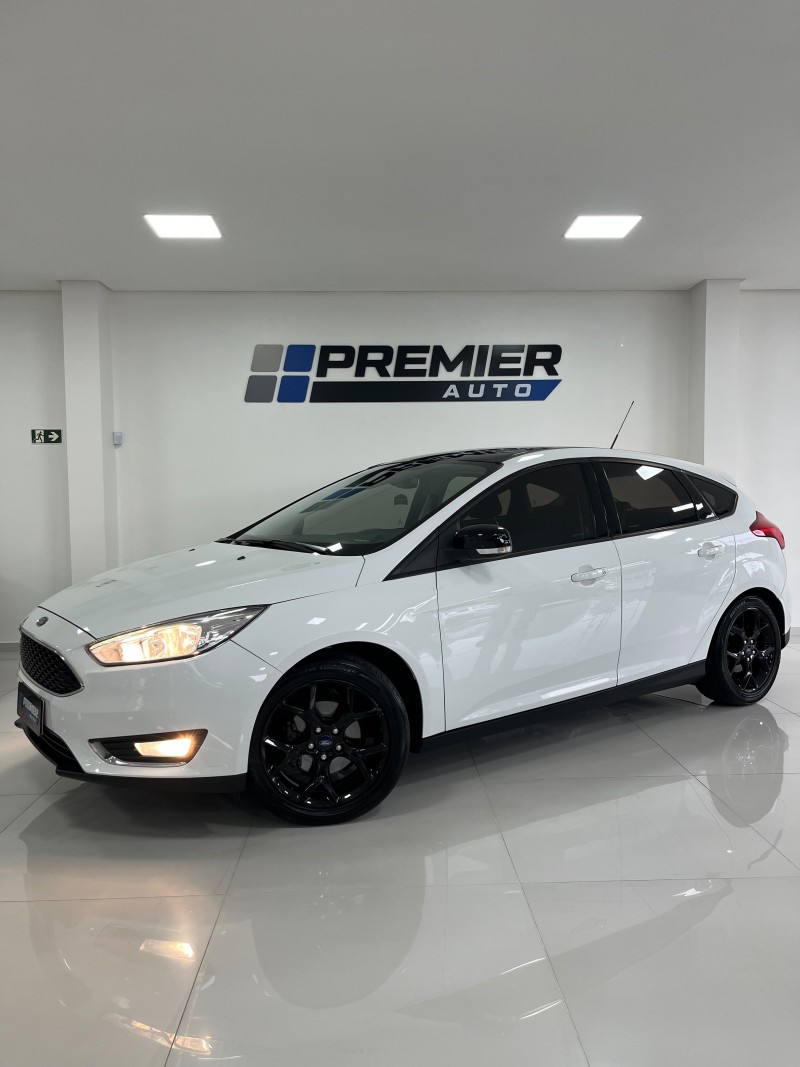 FOCUS 1.6 SE PLUS 16V FLEX 4P MANUAL - 2017 - CAXIAS DO SUL