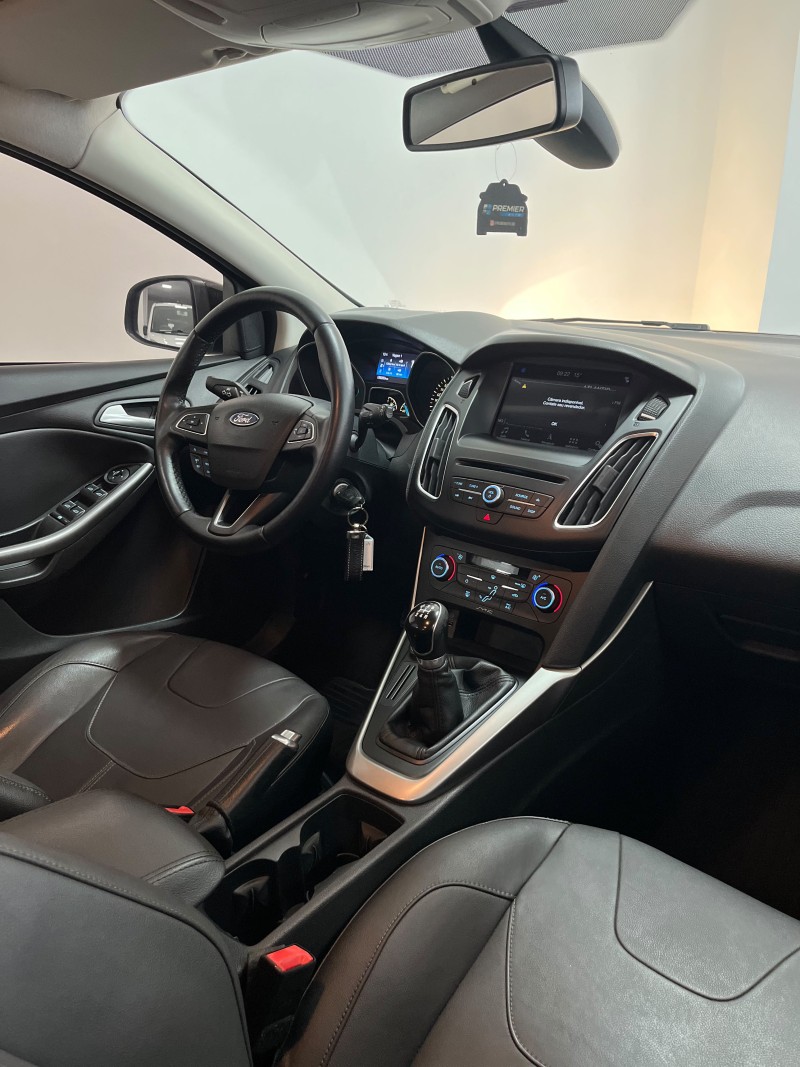 FOCUS 1.6 SE PLUS 16V FLEX 4P MANUAL - 2017 - CAXIAS DO SUL