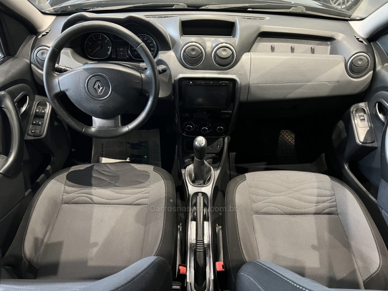 DUSTER 1.6 DYNAMIQUE 4X2 16V FLEX 4P MANUAL - 2015 - CAXIAS DO SUL