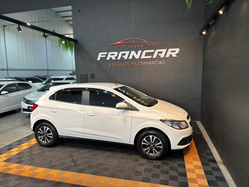 ONIX 1.4 MPFI LTZ 8V FLEX 4P MANUAL - 2014 - ANTôNIO PRADO