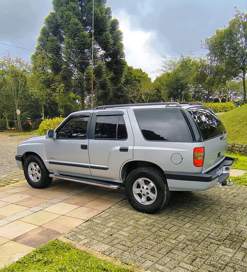 BLAZER 2.4 MPFI ADVANTAGE 4X2 8V GASOLINA 4P MANUAL - 2005 - FARROUPILHA