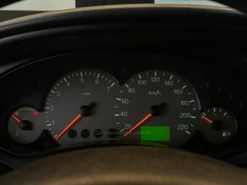 FOCUS 1.6 8V GASOLINA 4P MANUAL - 2006 - NOVO HAMBURGO