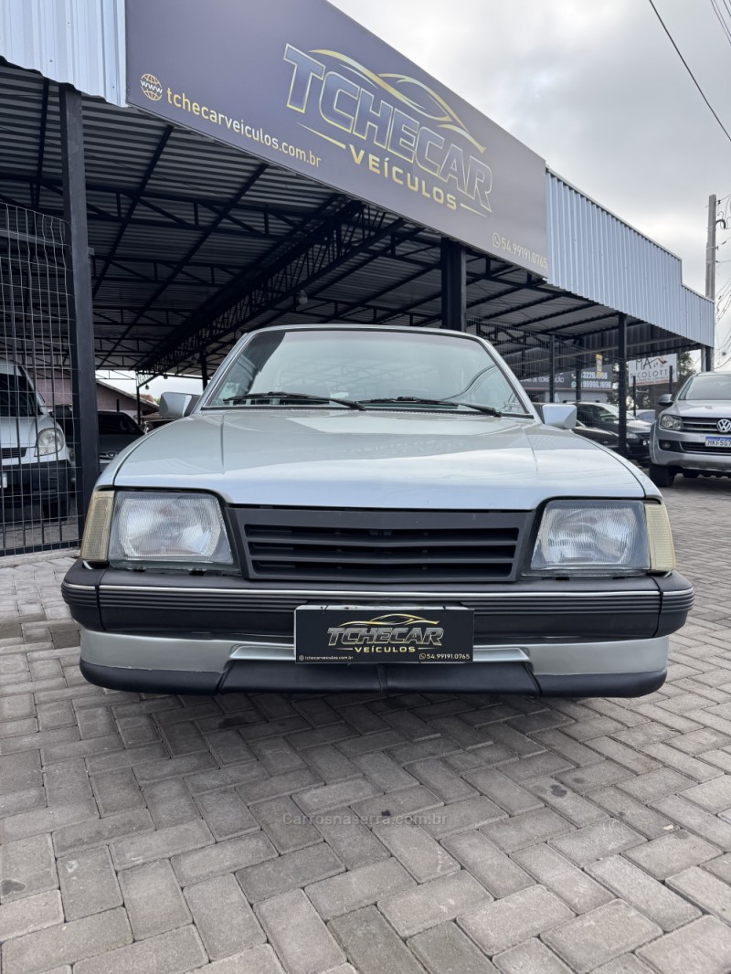 MONZA 2.0 EFI CLASS 8V GASOLINA 4P MANUAL - 1987 - CAXIAS DO SUL