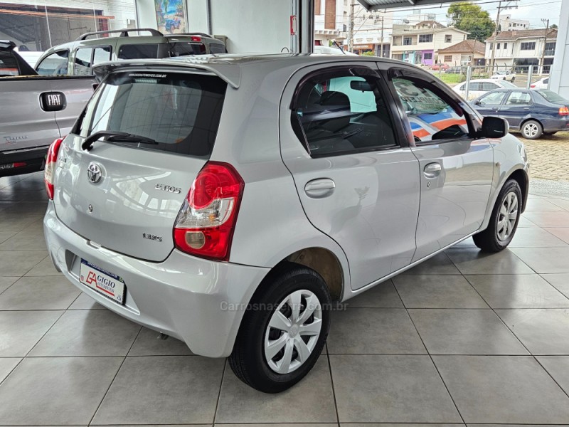 ETIOS 1.3 XS 16V FLEX 4P MANUAL - 2013 - TAPEJARA