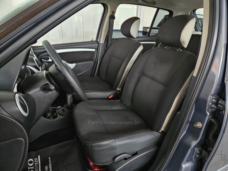 SANDERO 1.6 STEPWAY 16V FLEX 4P MANUAL - 2011 - TAPEJARA