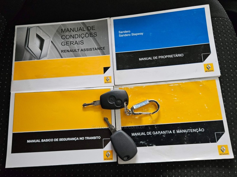 SANDERO 1.6 STEPWAY 16V FLEX 4P MANUAL - 2011 - TAPEJARA