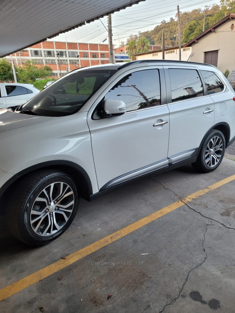 outlander 2.2 4x4 16v diesel 4p automatico 2016 bento goncalves