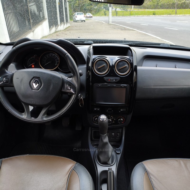DUSTER 1.6 DYNAMIQUE 4X2 16V FLEX 4P MANUAL - 2017 - CAXIAS DO SUL
