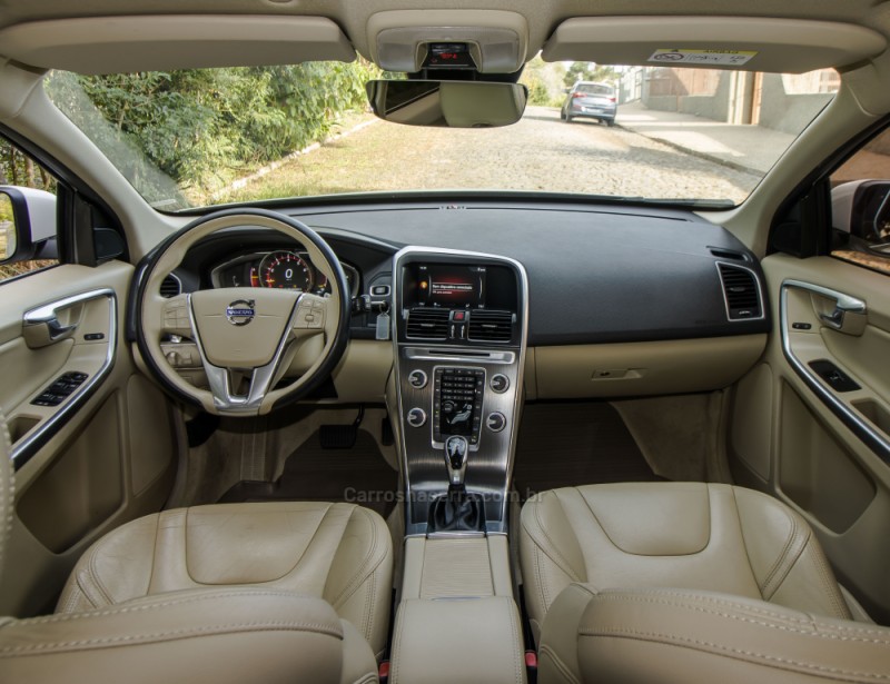 XC60 2.0 T5 DYNAMIC FWD TURBO GASOLINA 4P AUTOMÁTICO - 2015 - NOVO HAMBURGO