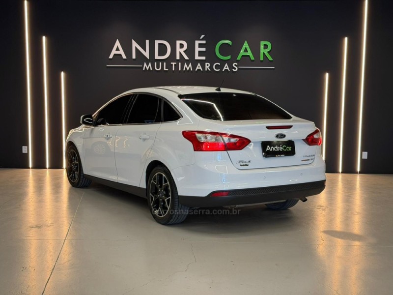 FOCUS 2.0 TITANIUM SEDAN 16V FLEX 4P AUTOMÁTICO - 2014 - ESTâNCIA VELHA