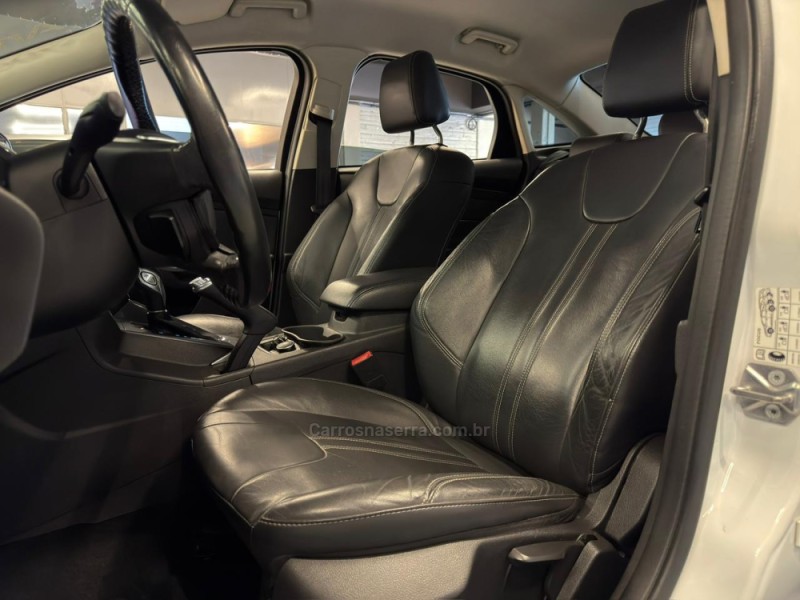 FOCUS 2.0 TITANIUM SEDAN 16V FLEX 4P AUTOMÁTICO - 2014 - ESTâNCIA VELHA