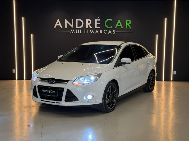 FOCUS 2.0 TITANIUM SEDAN 16V FLEX 4P AUTOMÁTICO - 2014 - ESTâNCIA VELHA