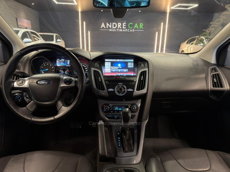 FOCUS 2.0 TITANIUM SEDAN 16V FLEX 4P AUTOMÁTICO - 2014 - ESTâNCIA VELHA