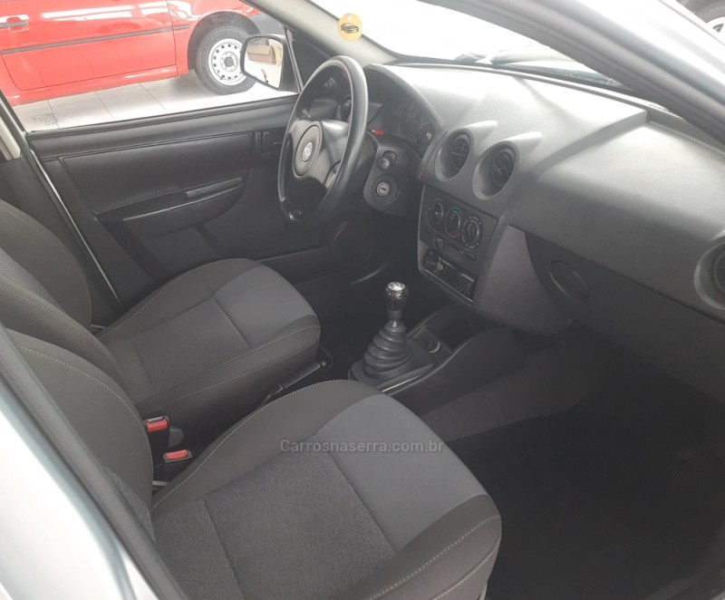 CELTA 1.0 MPFI VHC SPIRIT 8V GASOLINA 4P MANUAL - 2007 - GARIBALDI