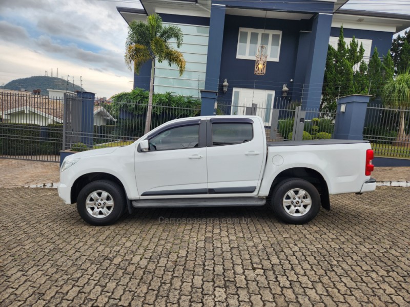 S10 2.4 LT 4X2 CD 8V FLEX 4P MANUAL - 2014 - MONTENEGRO