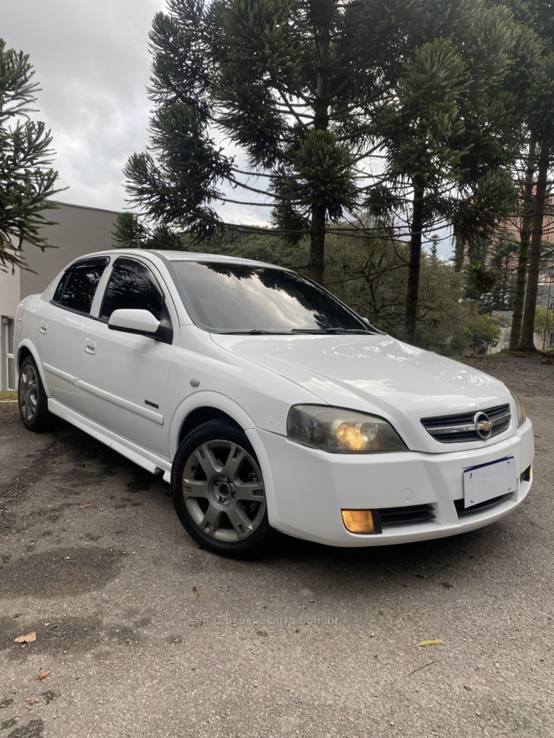 ASTRA 2.0 MPFI ADVANTAGE SEDAN 8V FLEX 4P MANUAL - 2011 - FARROUPILHA