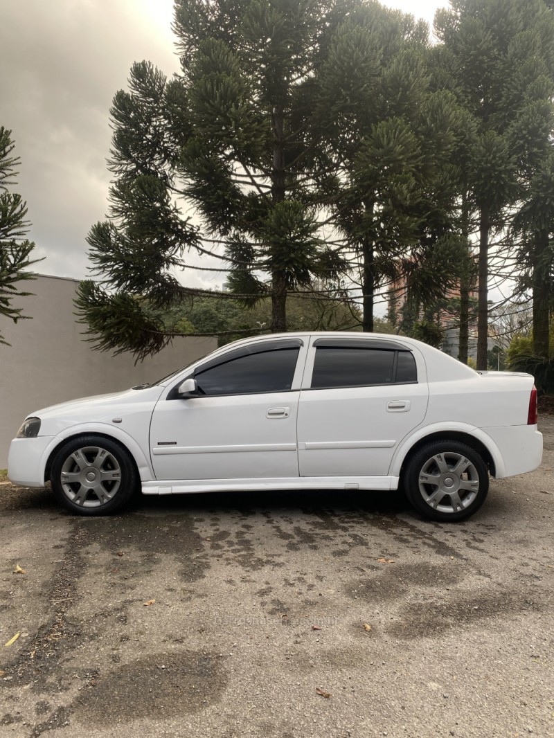 ASTRA 2.0 MPFI ADVANTAGE SEDAN 8V FLEX 4P MANUAL - 2011 - FARROUPILHA