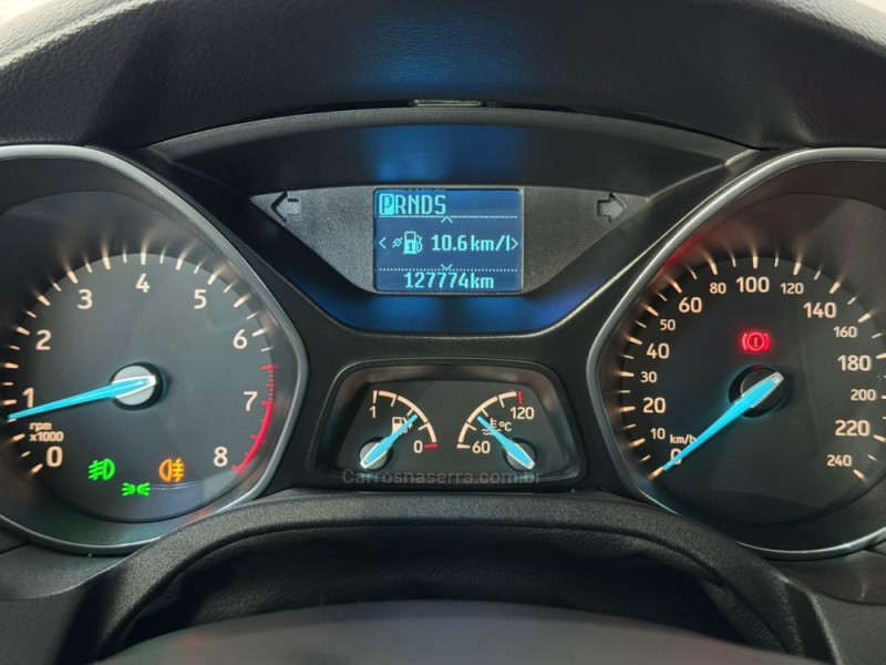 FOCUS 2.0 SE PLUS 16V FLEX 4P AUTOMÁTICO - 2016 - NOVA PRATA