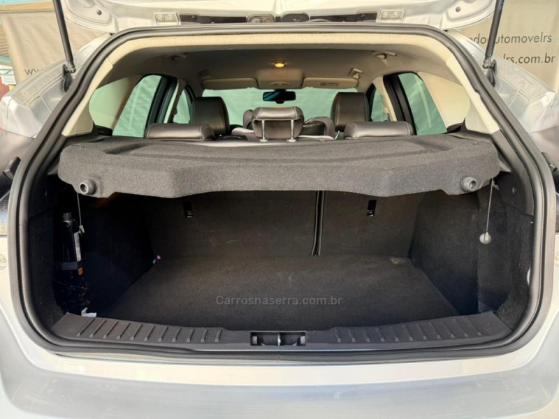 FOCUS 2.0 SE PLUS 16V FLEX 4P AUTOMÁTICO - 2016 - NOVA PRATA