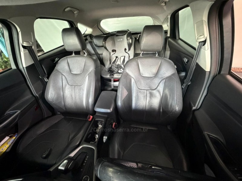 FOCUS 2.0 SE PLUS 16V FLEX 4P AUTOMÁTICO - 2016 - NOVA PRATA