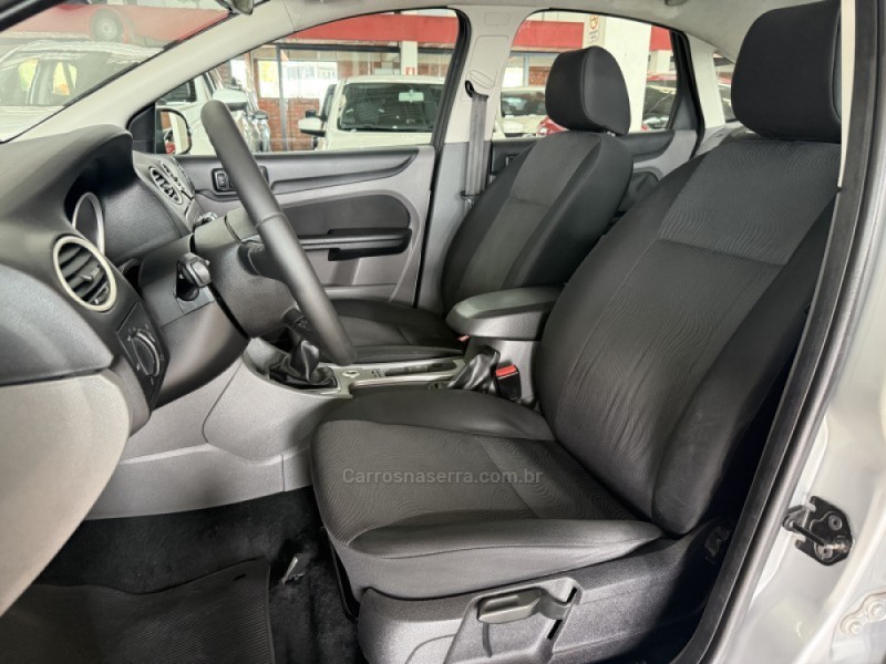 FOCUS 1.6 GLX 16V FLEX 4P MANUAL - 2013 - BENTO GONçALVES