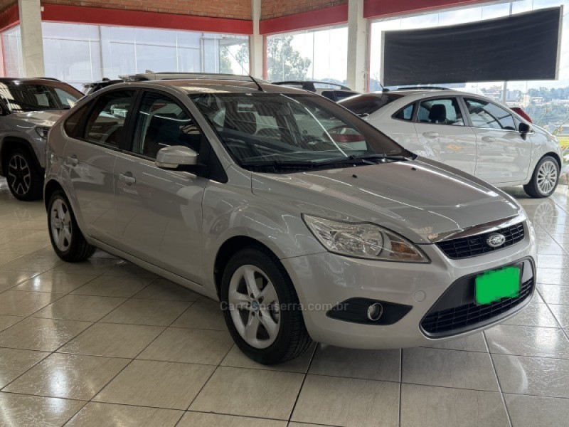 FOCUS 1.6 GLX 16V FLEX 4P MANUAL - 2013 - BENTO GONçALVES
