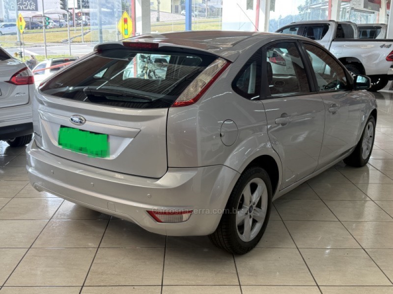 FOCUS 1.6 GLX 16V FLEX 4P MANUAL - 2013 - BENTO GONçALVES