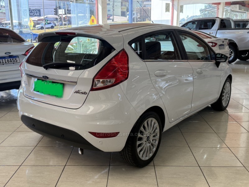 FIESTA 1.6 TITANIUM HATCH 16V FLEX 4P AUTOMÁTICO - 2016 - BENTO GONçALVES