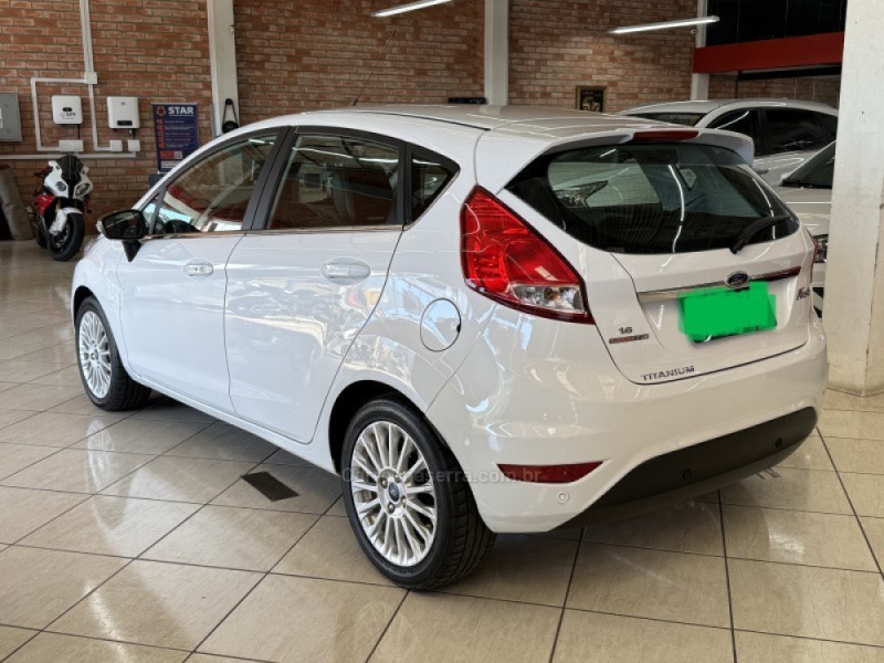FIESTA 1.6 TITANIUM HATCH 16V FLEX 4P AUTOMÁTICO - 2016 - BENTO GONçALVES