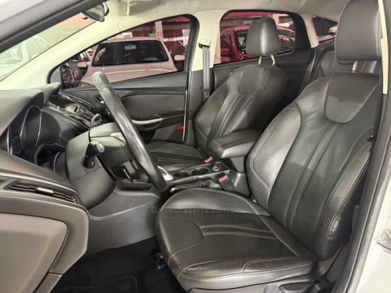 FOCUS 1.6 SE 16V FLEX 4P AUTOMÁTICO - 2014 - BENTO GONçALVES