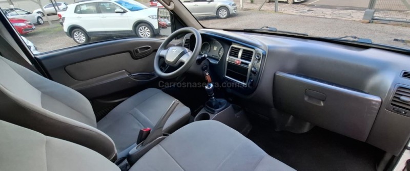 HR 2.5 LONGO BAÚ 4X2 16V 130CV TURBO INTERCOOLER DIESEL 2P MANUAL - 2013 - SALVADOR DO SUL