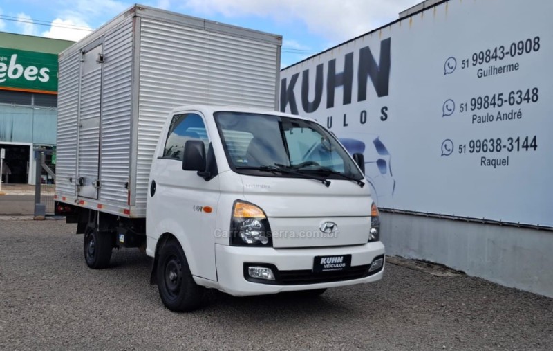 HR 2.5 LONGO BAÚ 4X2 16V 130CV TURBO INTERCOOLER DIESEL 2P MANUAL - 2013 - SALVADOR DO SUL