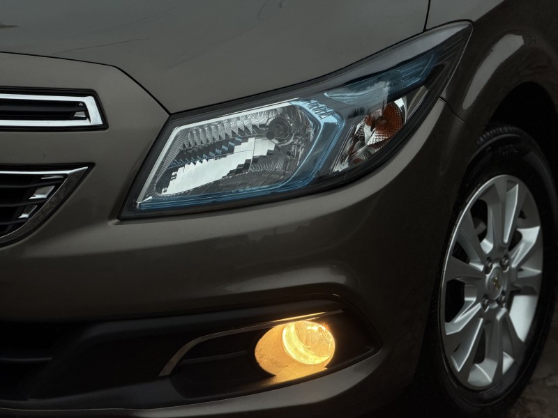 PRISMA 1.4 MPFI LTZ 8V FLEX 4P MANUAL - 2013 - DOIS IRMãOS