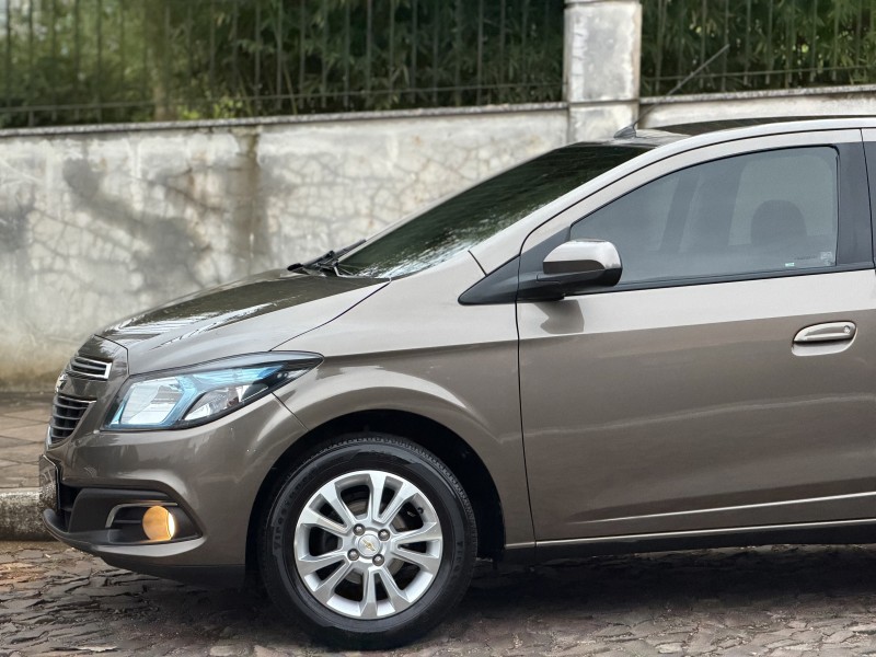 PRISMA 1.4 MPFI LTZ 8V FLEX 4P MANUAL - 2013 - DOIS IRMãOS