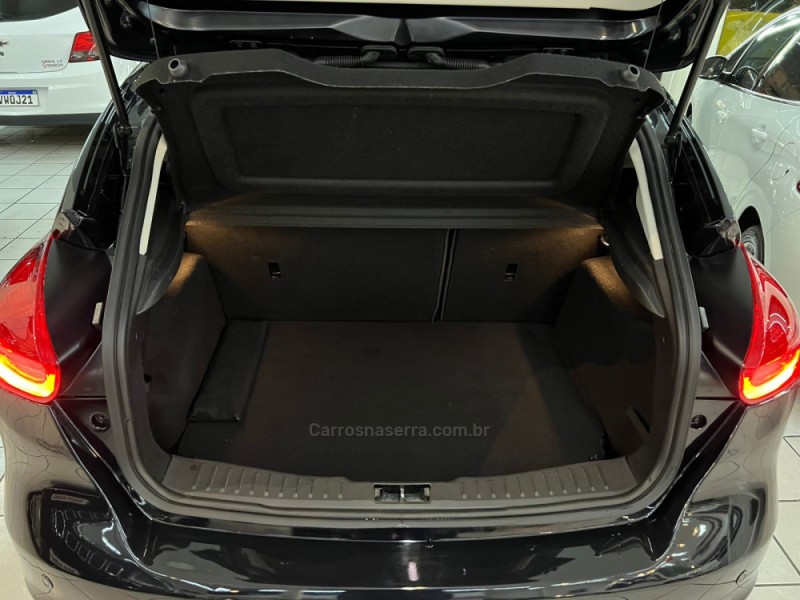 FOCUS 2.0 TITANIUM PLUS 16V FLEX 4P AUTOMÁTICO - 2016 - CAXIAS DO SUL