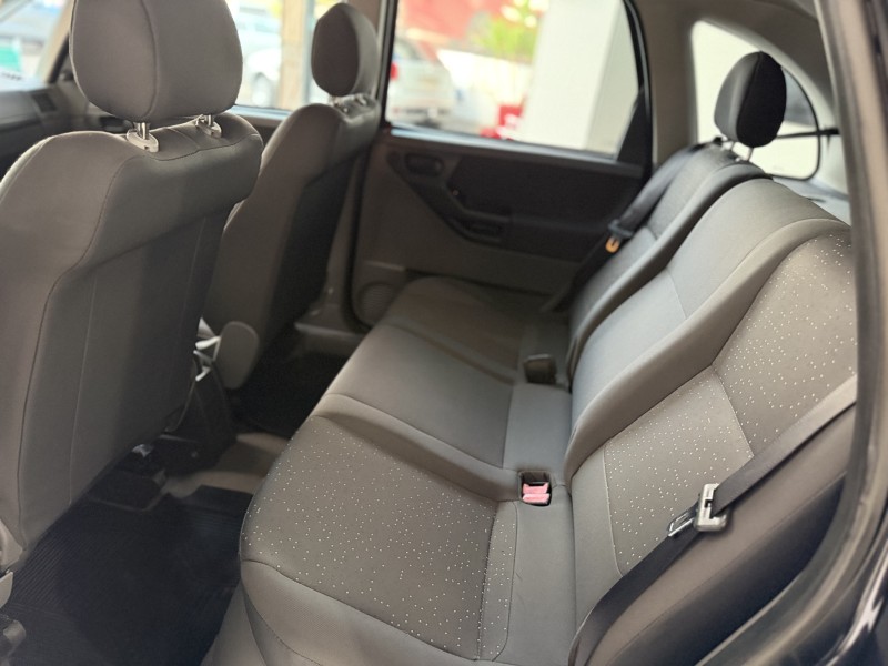 MERIVA 1.4 MPFI JOY 8V FLEX 4P MANUAL - 2011 - PORTãO