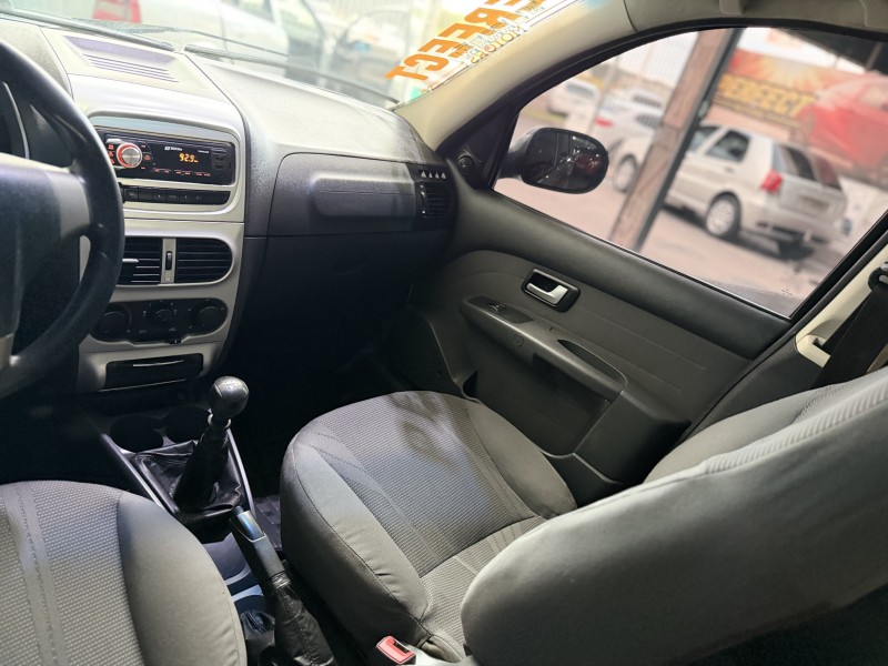 PALIO 1.4 MPI ATTRACTIVE WEEKEND 8V FLEX 4P MANUAL - 2013 - PORTãO