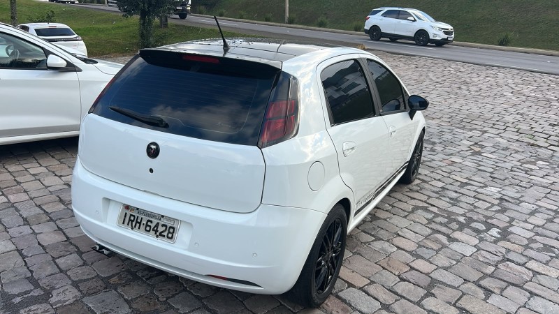 PUNTO 1.8 ESSENCE 16V FLEX 4P AUTOMATIZADO - 2011 - FARROUPILHA