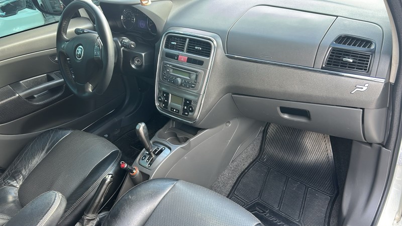 PUNTO 1.8 ESSENCE 16V FLEX 4P AUTOMATIZADO - 2011 - FARROUPILHA