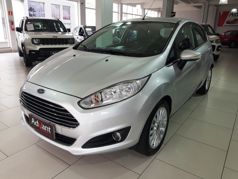 fiesta 1.6 titanium hatch 16v flex 4p automatico 2016 caxias do sul
